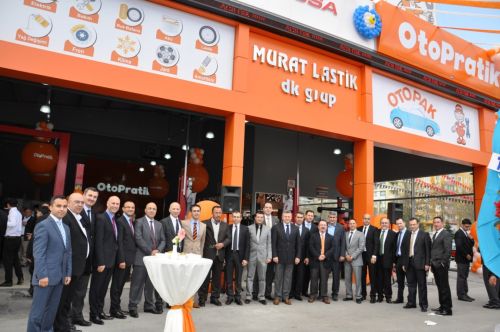 Brisa yetkilileri ve OtoPratik ekibi