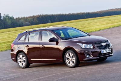 1346401190_Chevrolet_CruzeSW