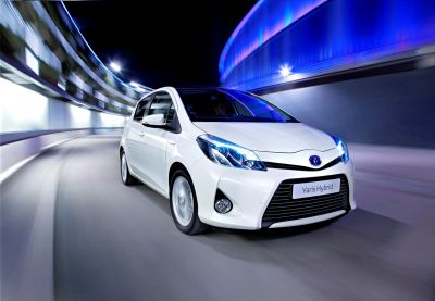 Toyota Yaris Hybrid 1 (2)