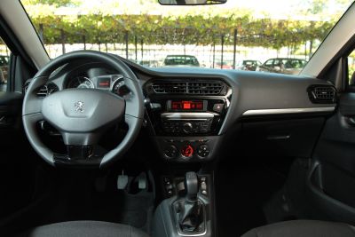 Peugeot_08