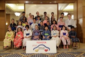 Toyota Hayalimdeki Araba Resim Yarışması Finalistleri Japonya'da Toplu halde.