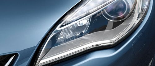 Opel_Astra_Close_Up_992x425_as13_e01_046