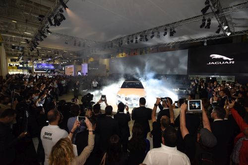Jaguar XE Tanıtım Foto