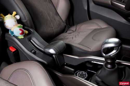 PEUGEOT_2008-16