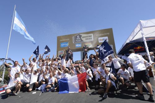 302 PETERHANSEL Stephane (fra) COTTRET Jean Paul (fra) PEUGEOT ambiance victory during the Dakar 2016 Argentina, Bolivia, Etape 13 / Stage 13, Villa Carlos Paz – Rosario, Finish - Podium from January 16, 2016 - Photo Eric Vargiolu / DPPI