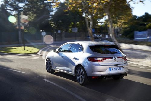 1459518357_2015_11_Megane_BER_DYN_0213