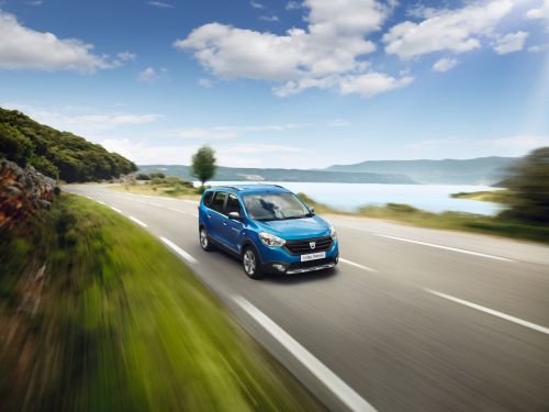 DACIA LODGY STEPWAY ON LOCATION
