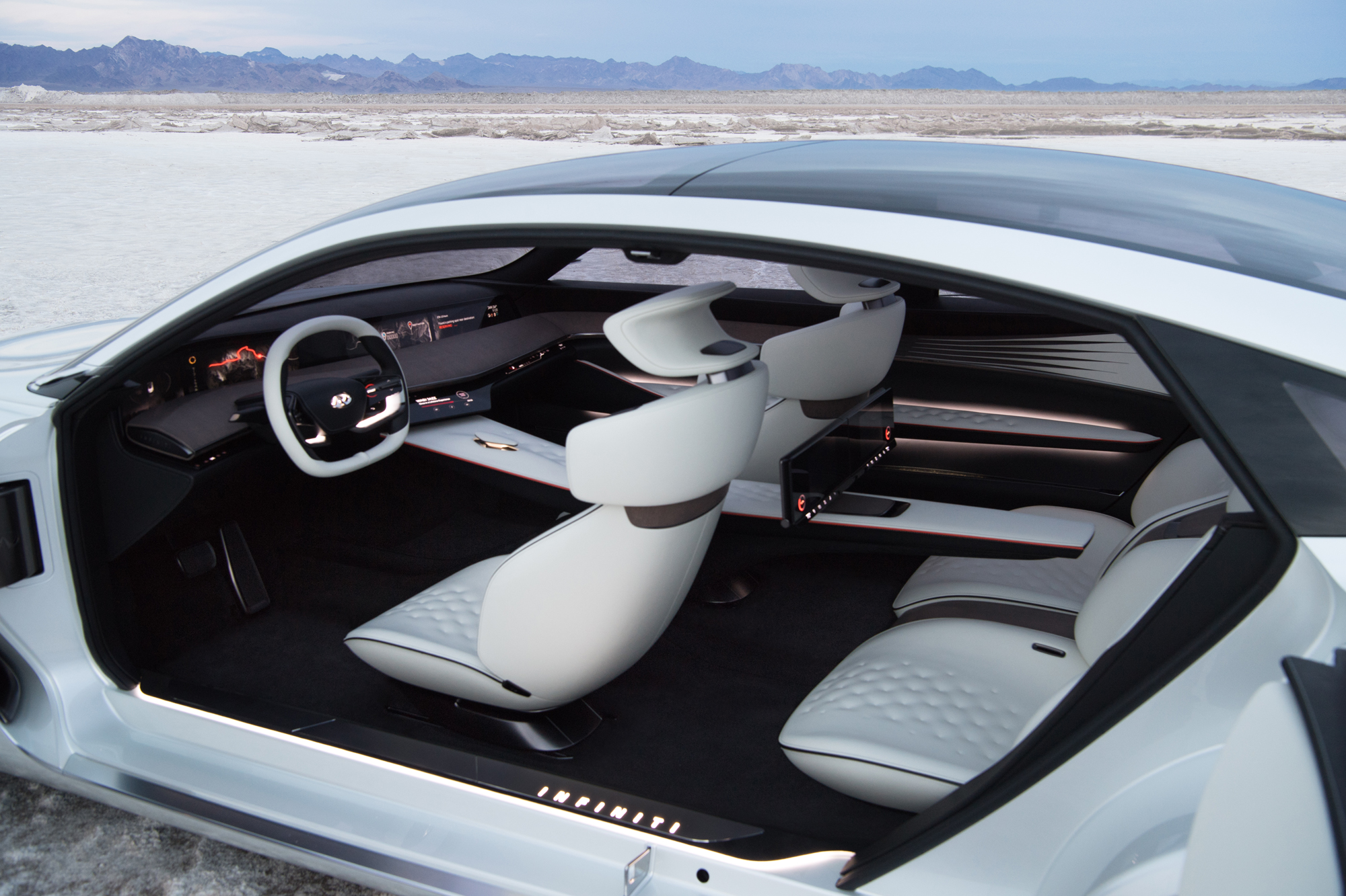 Representing the next step in INFINITI design, the Q Inspiration Concept features clear and concise lines with dynamic and confident proportions. It is the first manifestation of INFINITIs new form language for an era of advanced powertrains.